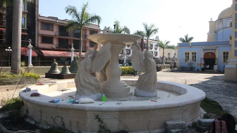 Catedral de Córdoba, Veracruz estrena fuente de arcángeles